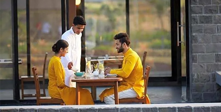 Ayurveda wellness village near Nashik offering Panchakarma detox, doctor consultations, meditation and healing therapies